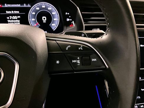 Used 2020 Audi Q8 Prestige w/ Prestige Package image 25