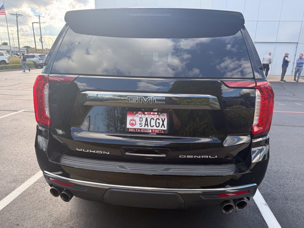 Used 2024 GMC Yukon Denali Ultimate AWD/4WD image 6