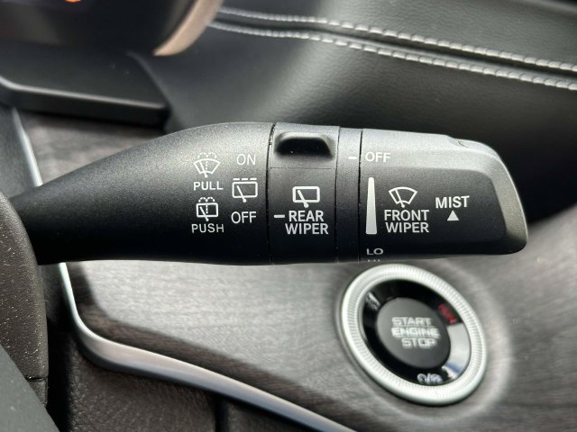 Used 2023 Jeep Grand Cherokee L Limited AWD/4WD image 31