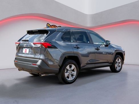Used 2025 Toyota RAV4 XLE image 5