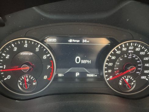 Used 2018 Kia Stinger GT1 image 22