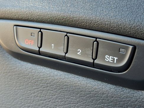 Used 2015 Audi A4 2.0T Premium Plus w/ Technology Package image 26