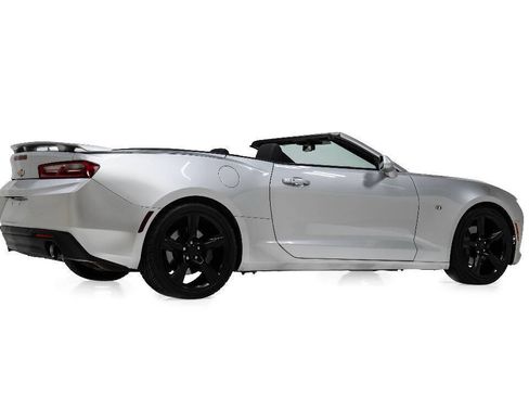 Used 2017 Chevrolet Camaro SS RWD image 3
