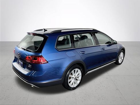 Used 2017 Volkswagen Golf Alltrack SE AWD/4WD image 6