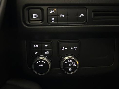 Used 2021 GMC Yukon XL SLT image 58