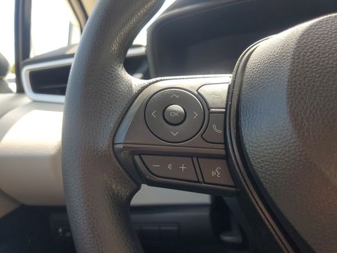 Certified 2025 Toyota Corolla LE FWD image 21