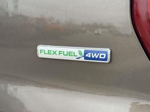 Used 2016 Ford Explorer XLT w/ Equipment Group 202A image 8