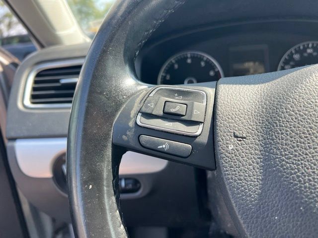 Used 2014 Volkswagen Jetta SE FWD image 14