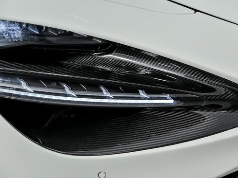 Used 2021 McLaren 765LT image 7