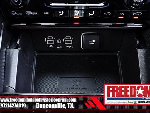 Used 2025 Jeep Grand Cherokee Altitude AWD/4WD image 24