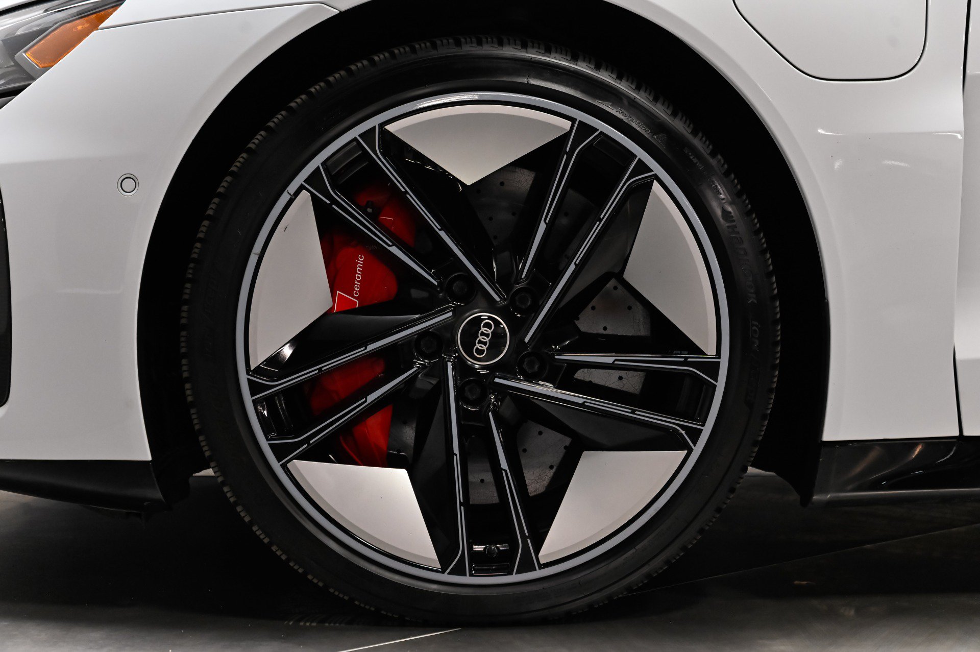 Used 2022 Audi RS e-tron GT w/ Year 1 Package AWD/4WD image 21