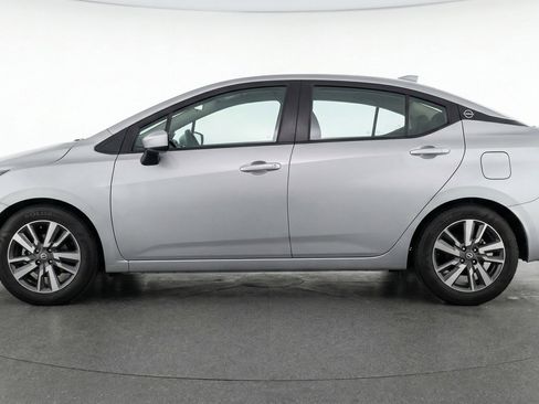 Used 2025 Nissan Versa SV FWD image 5