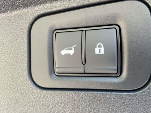 New 2026 Nissan Armada SL w/ Captain's Chari Seat Package RWD image 9