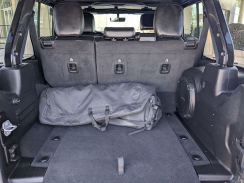 Used 2023 Jeep Wrangler Sahara image 26