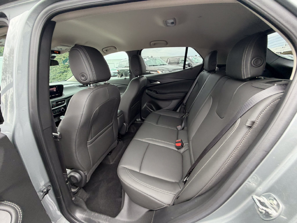 Certified 2024 Buick Encore GX Sport Touring FWD image 29