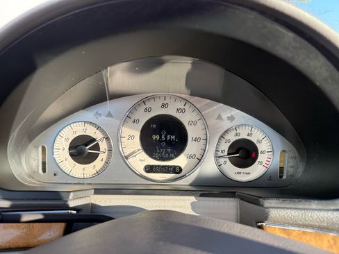 Used 2008 Mercedes-Benz E 350 4MATIC Sedan image 32