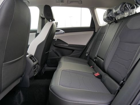 New 2026 Volkswagen Taos SE AWD/4WD image 4