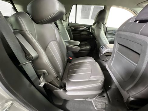 Used 2017 Buick Enclave Premium image 29