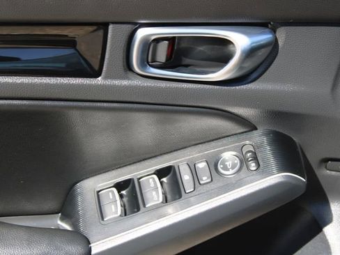 Used 2025 Honda Civic Sport image 15