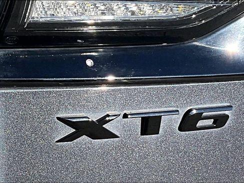 Certified 2023 Cadillac XT6 Sport w/ LPO, ONYX Package image 32