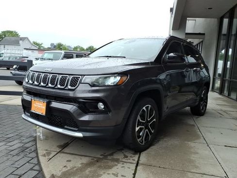 Used 2023 Jeep Compass Limited AWD/4WD image 4