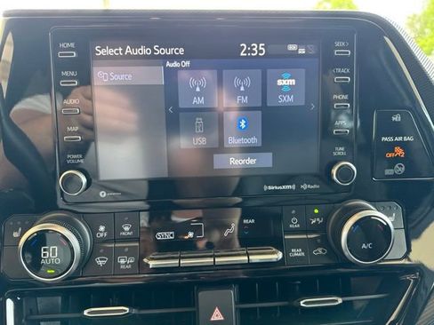 Used 2022 Toyota Highlander XSE AWD/4WD image 21