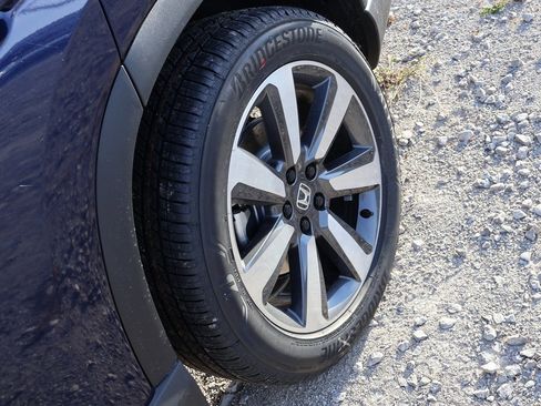 New 2025 Honda Pilot Touring image 25