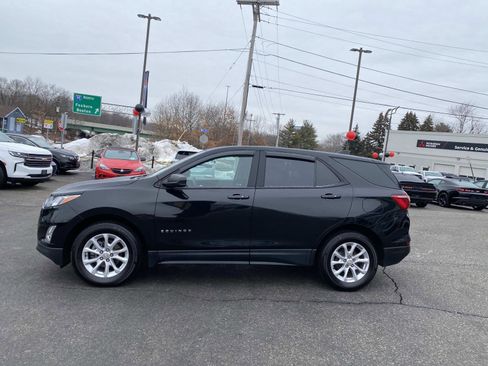 Used 2019 Chevrolet Equinox LS w/ LS Convenience Package image 2