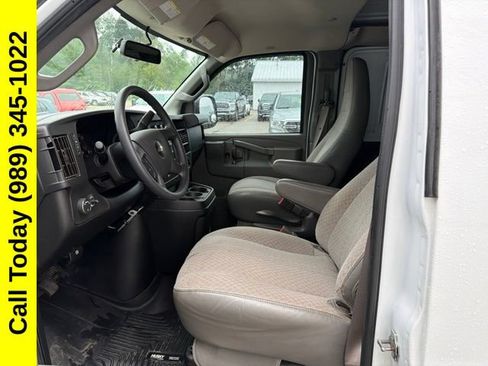 Used 2019 Chevrolet Express 3500 w/ Driver Convenience Package RWD image 2