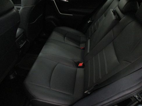 Used 2021 Toyota RAV4 XLE Premium image 11