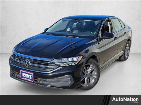 Used 2024 Volkswagen Jetta SE image 1