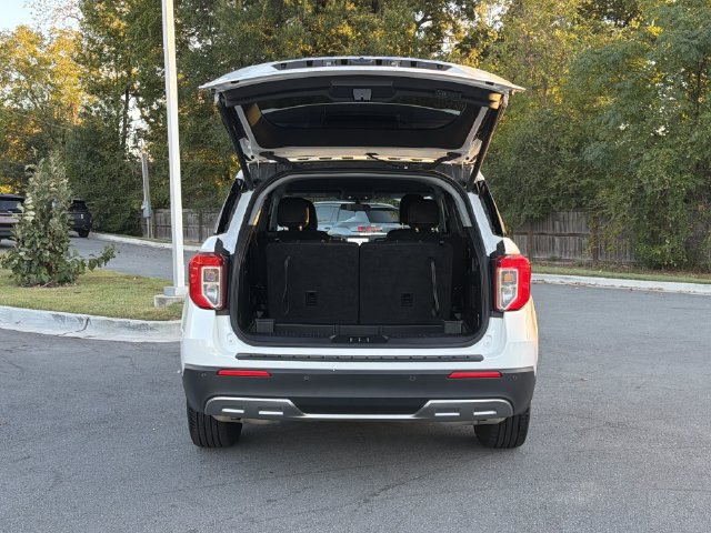 Used 2023 Ford Explorer XLT w/ Equipment Group 202A RWD image 14