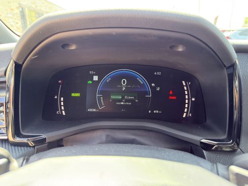 Used 2025 Toyota Camry SE FWD image 15