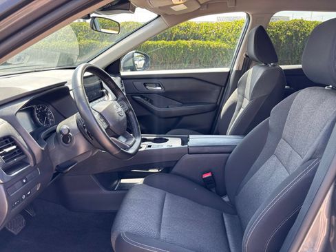 Used 2025 Nissan Rogue SV FWD image 24
