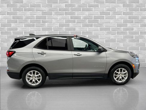 Used 2024 Chevrolet Equinox LS w/ LS Convenience Package image 6