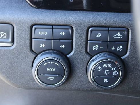 Used 2024 Chevrolet Silverado 2500 LTZ AWD/4WD image 27