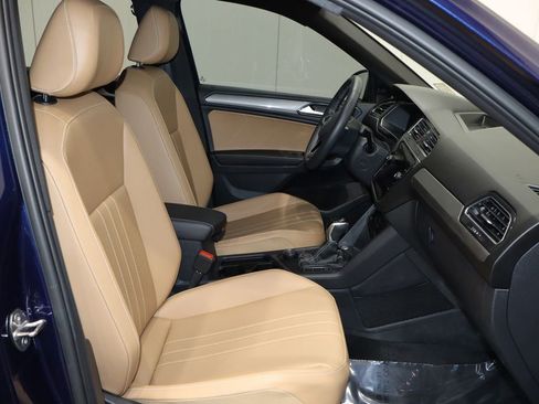 Used 2022 Volkswagen Tiguan SE image 10
