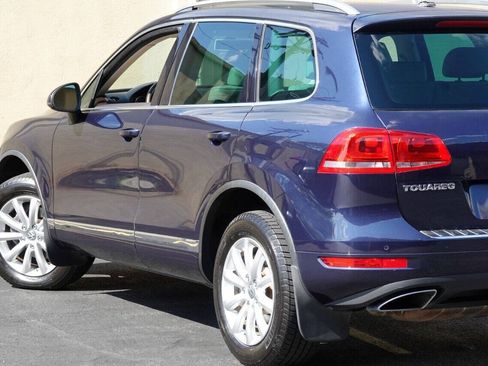 Used 2012 Volkswagen Touareg Sport AWD/4WD image 7