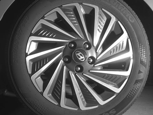 Used 2025 Hyundai Sonata SEL FWD image 14
