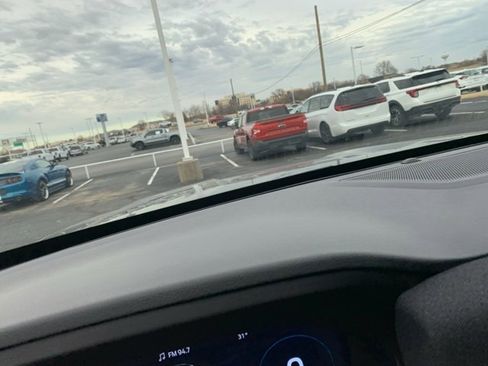 Used 2025 Ford Explorer ST-Line image 13