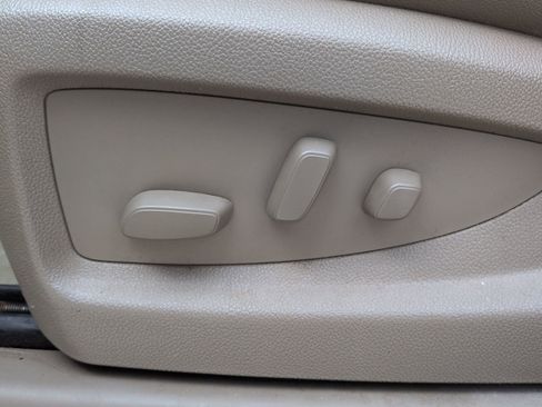 Used 2015 Chevrolet Suburban LTZ image 20