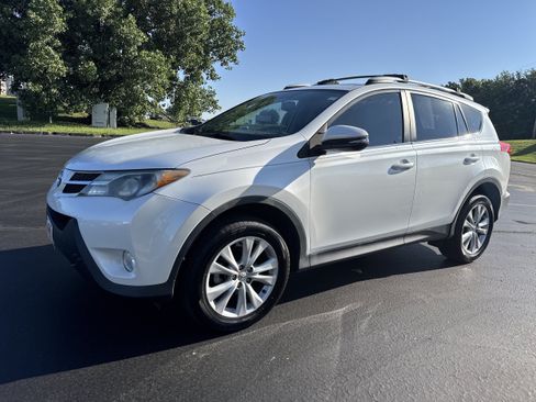 Used 2013 Toyota RAV4 Limited AWD/4WD image 2