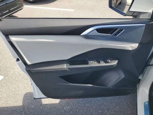 New 2026 Volkswagen Taos SE FWD image 13