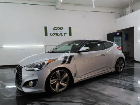 Used 2013 Hyundai Veloster Turbo FWD image 16