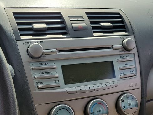 Used 2009 Toyota Camry LE FWD image 26