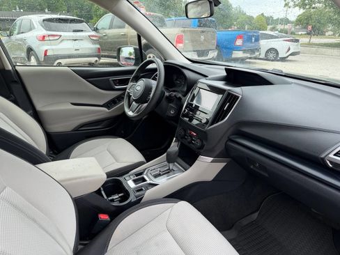 Used 2022 Subaru Forester AWD/4WD image 9