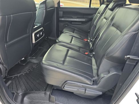 Used 2024 Ford Expedition Max XLT image 16