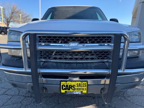Used 2005 Chevrolet Silverado 2500 LS w/ Skid Plate Package AWD/4WD image 41