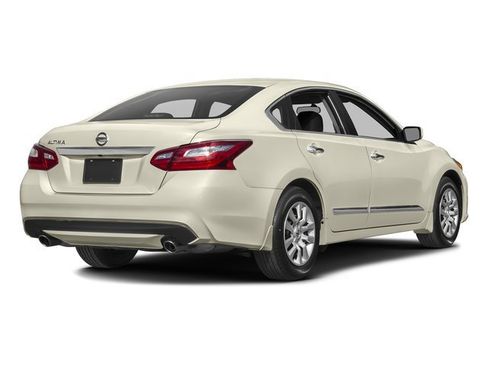 Used 2016 Nissan Altima 2.5 SV FWD image 2