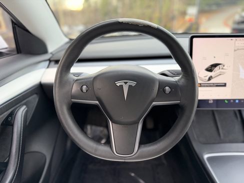 Used 2022 Tesla Model 3 Standard Range image 42
